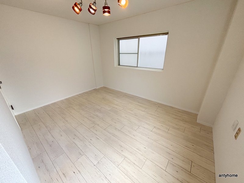 クライス新町　仲介手数料無料の洋室