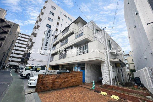 光建ハイツ目白の外観|洗練されたフォルムと落ち着いた色調が、街並みにやさしく溶け込む佇まい。帰るたびに、心がふっと和らぐ外観です。