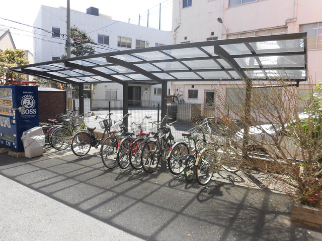 【その他共用部分】 | 屋根付きの駐輪場です