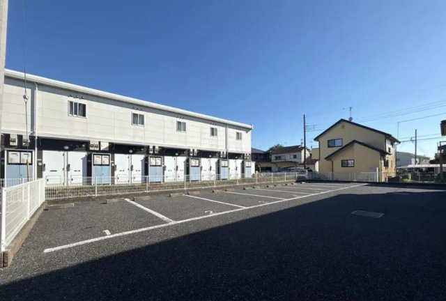 レオパレスHYTⅥの駐車場