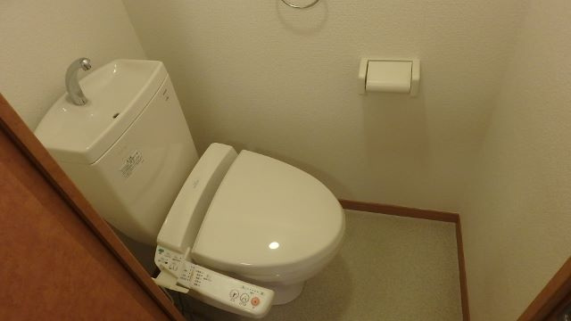 レオパレスHYTⅥのトイレ