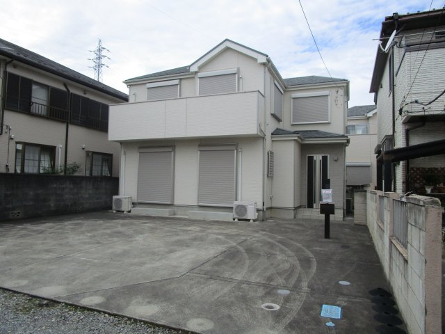 桶川市末広　中古戸建の駐車場