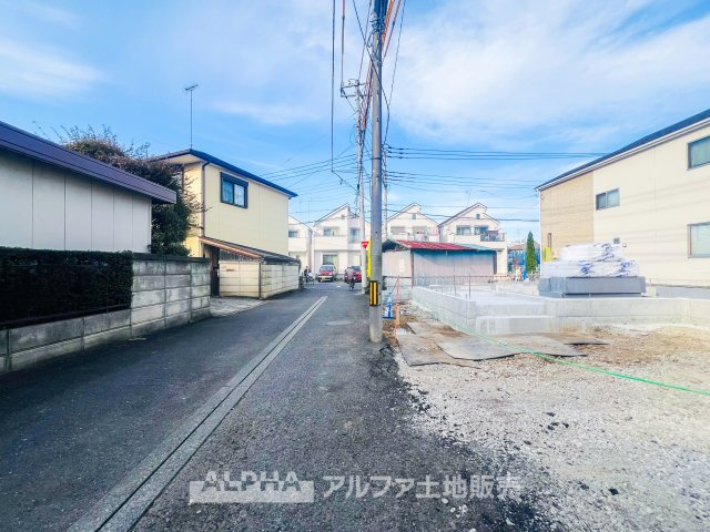 ~日野宮~ Newly built houseの前面道路含む現地写真|【House of the Sun】
◆明るい家◆太陽の温かな光がお家全体を照らす。そこには目を輝かせ笑顔で見つめてくれる君がいて、「ただいま」の言葉がこだまする。そんな君の瞳に恋している。