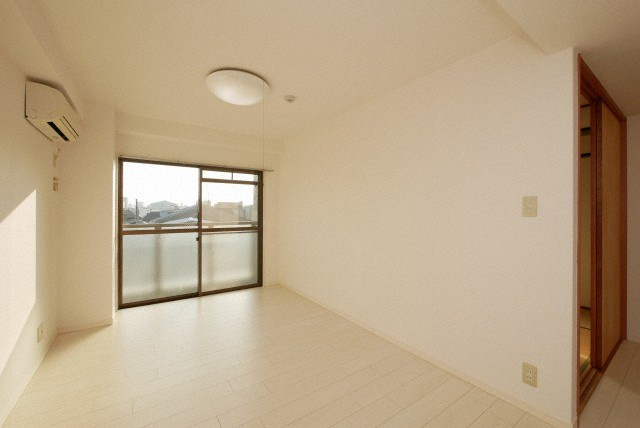 ローレルハウス北畠の居間・リビング