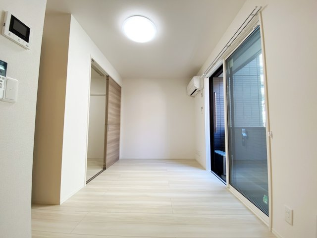 シェーングラース　Dの洋室