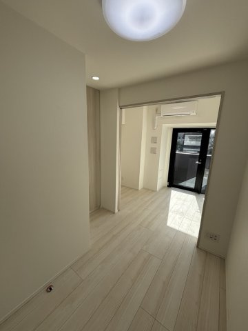 ARCOBALENO MINAMISENJUの居間・リビング