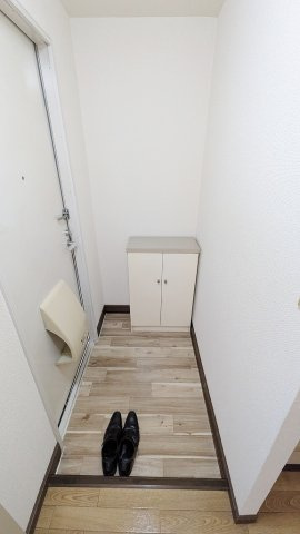 瀬野ハイライフタウン C棟の玄関