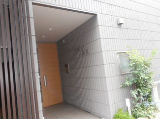 【エントランス】 | ＱＵＥＮＴ８１１１．