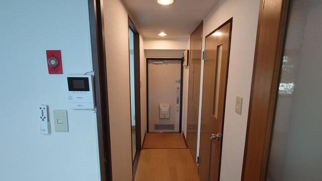 シャンボール読売ランド前２号棟の玄関