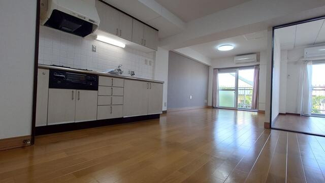 シャンボール読売ランド前２号棟の洋室