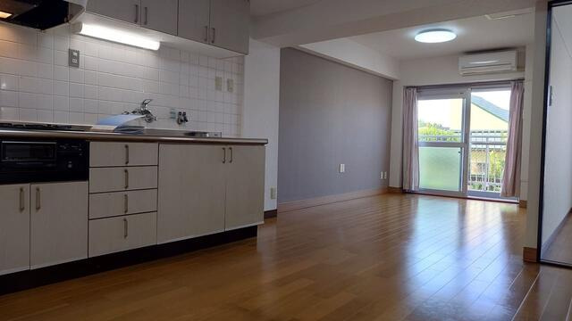 シャンボール読売ランド前２号棟の居間・リビング