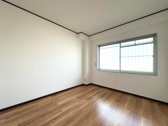 エムテック藤井寺の洋室
