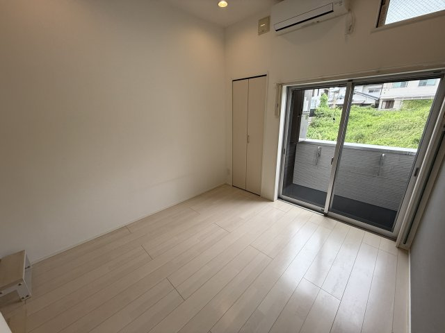 Le Grand Bleu 蛍池の洋室