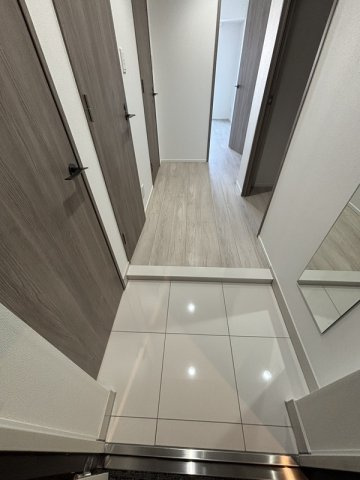 ARCOBALENO MINAMISENJUの玄関