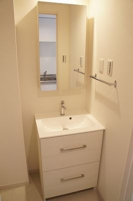 リブリ・ルームス弁天3-Ⅱの洗面所