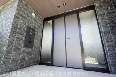 【エントランス】 | シャーメゾンマヒナ