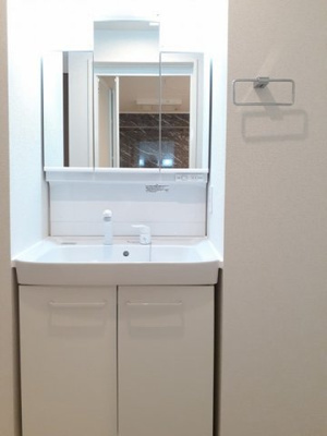 【洗面所】 | メゾンＫ・Ａ | 明るい洗面所です