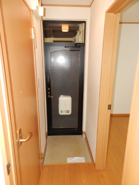 フジナカコーポⅩの玄関