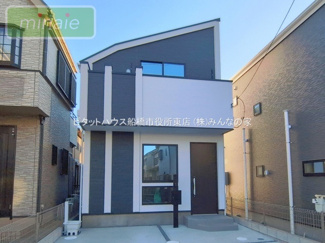 【外観】 | 小学校9分　リビング18.5帖　芝山5　3号棟 | 施工例　
スタイリッシュな外観です♪