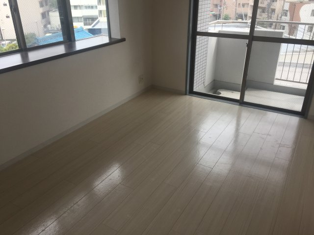 ホワイトコートⅡの居間・リビング