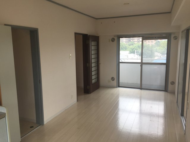 ホワイトコートⅡの居間・リビング