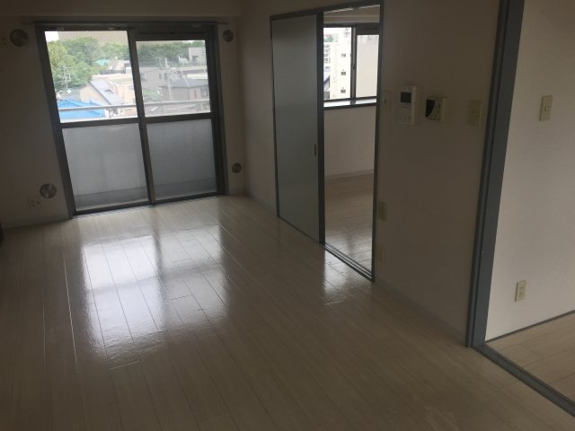 ホワイトコートⅡの居間・リビング