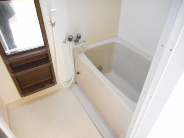 ホワイトコートⅡの浴室