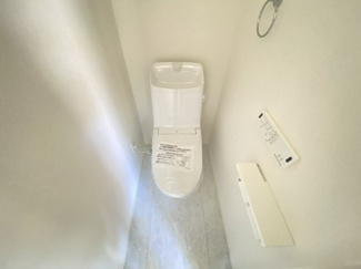 【トイレ】 | 角地　全室南向き　小学校9分　リビング18.6帖　芝山5　1号棟 | 施工例　