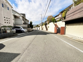 【前面道路含む現地写真】 | 八幡市橋本新石　中古戸建 | 〈こちらの物件〉に興味がある方はお気軽にお問い合わせ下さい！月々のお支払い希望額からお客様が購入可能な物件の価格をシミュレーション致します(*´▽｀*)