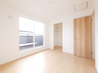 【洋室】 | 甲府市羽黒町 新築全3棟 2号棟 オール電化 敷地78坪 | 2階　5.25帖洋室