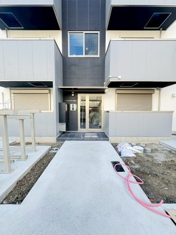 URBANCOURT茨木春日のエントランス