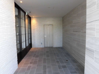 【エントランス】 | ファーストステージ北大阪レジデンス | エントランスロビーです