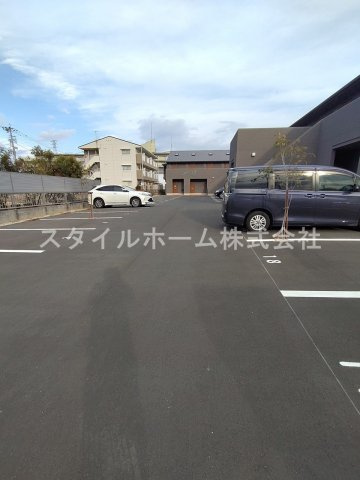 セザンヌ牛久保の駐車場