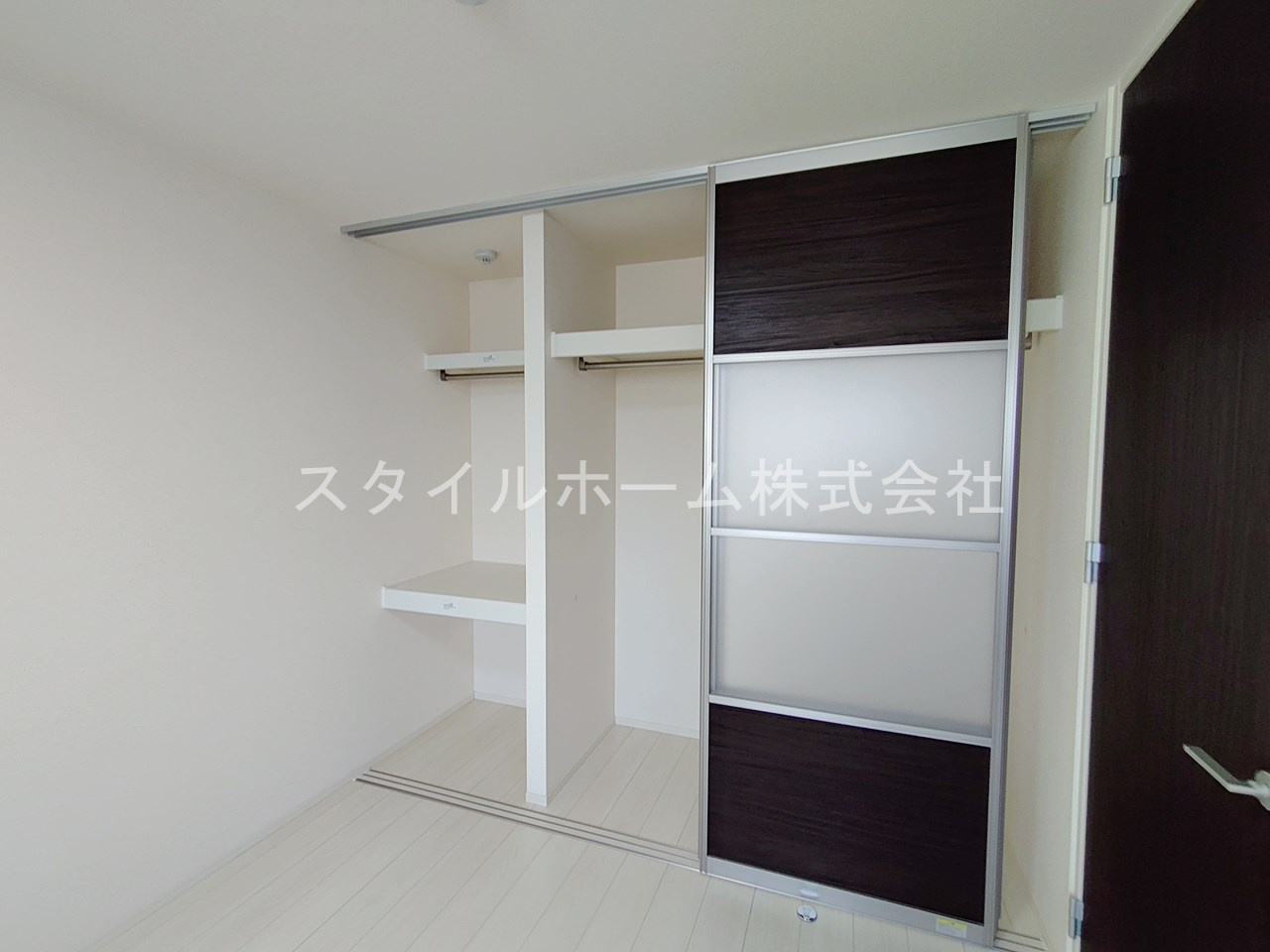 ル　ブレの収納|別部屋写真です。