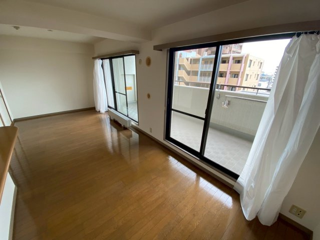 本山アーバンライフの居間・リビング