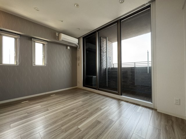 豊中市岡上の町１丁目の賃貸マンションの居間・リビング