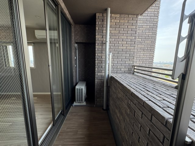 豊中市岡上の町１丁目の賃貸マンションのバルコニー