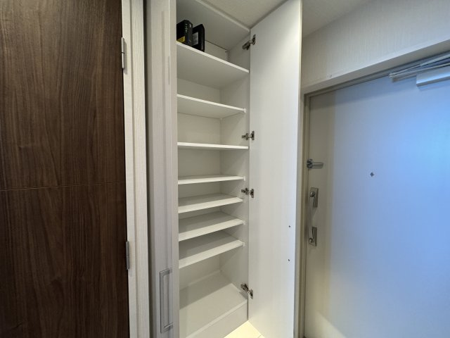 豊中市岡上の町１丁目の賃貸マンションの収納