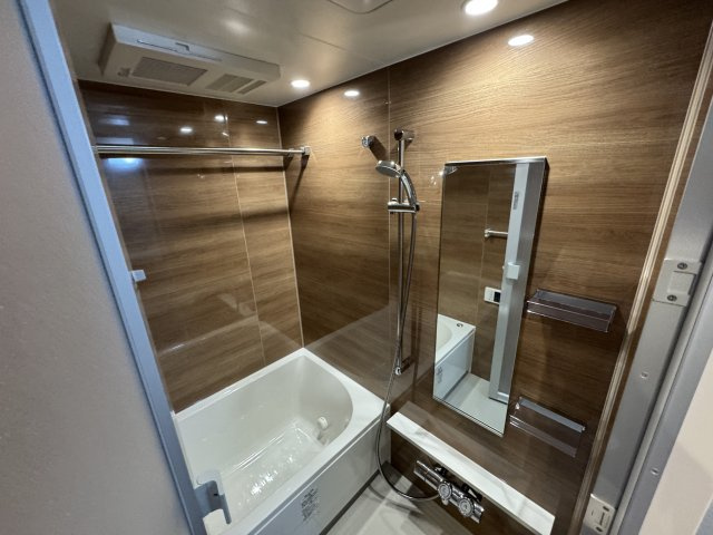 豊中市岡上の町１丁目の賃貸マンションの浴室