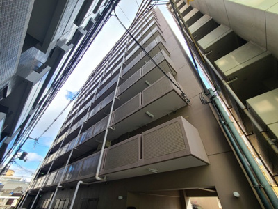 【外観】 | ラ・ペンテ | シンプルなデザインの外観です