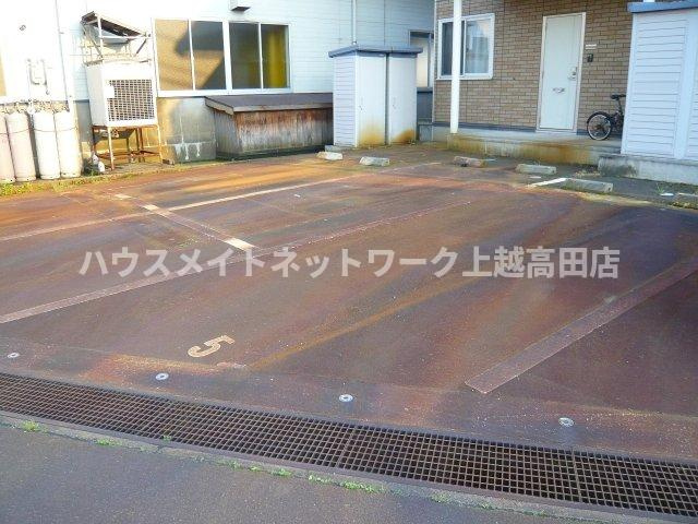 Ｌｅｒｉａｎａ（レリアーナ）の駐車場|消雪付駐車場