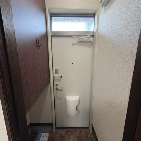 ハイツコスコンの玄関