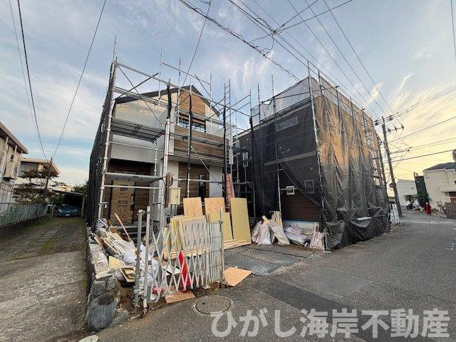 藤沢市鵠沼海岸7丁目　新築戸建　全３棟の外観|11月7日撮影　建築中　現地外観