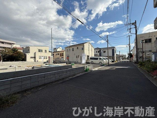 平塚市立野町　新築戸建　全３棟の前面道路含む現地写真|11月10日撮影　建築中　現地外観