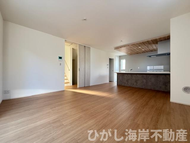 平塚市諏訪町第　新築戸建　全2棟の居間・リビング|17帖　LDK