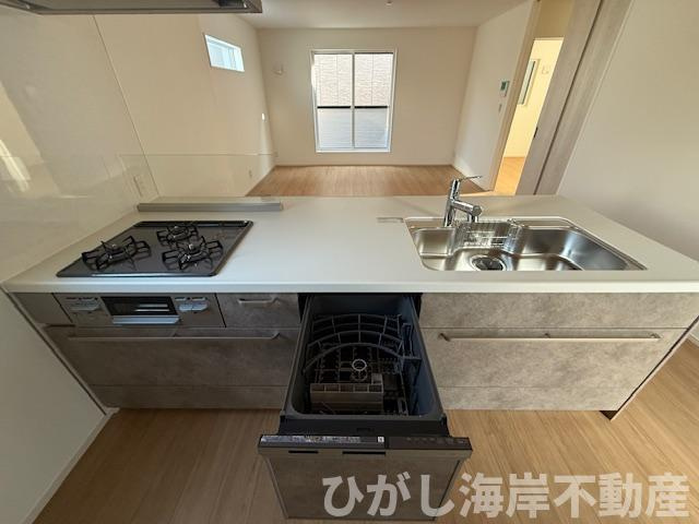 平塚市諏訪町第　新築戸建　全2棟のキッチン|食洗器付きシステムキッチン