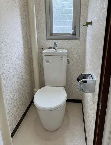 上郷西ケ谷団地壱〇号棟のトイレ