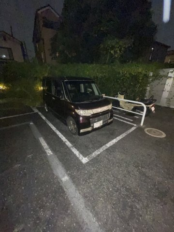 ブライズ中野中央の駐車場