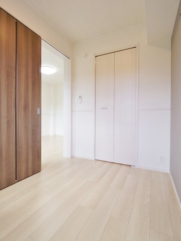 ヒカルサ西東京向台イーストの洋室|※同仕様写真