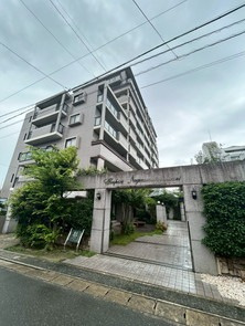 【外観】 | アンピール長住南 | 9階建てマンションの3階のお部屋です。近隣駐車場確保済みなので車をお持ちの方でも安心です